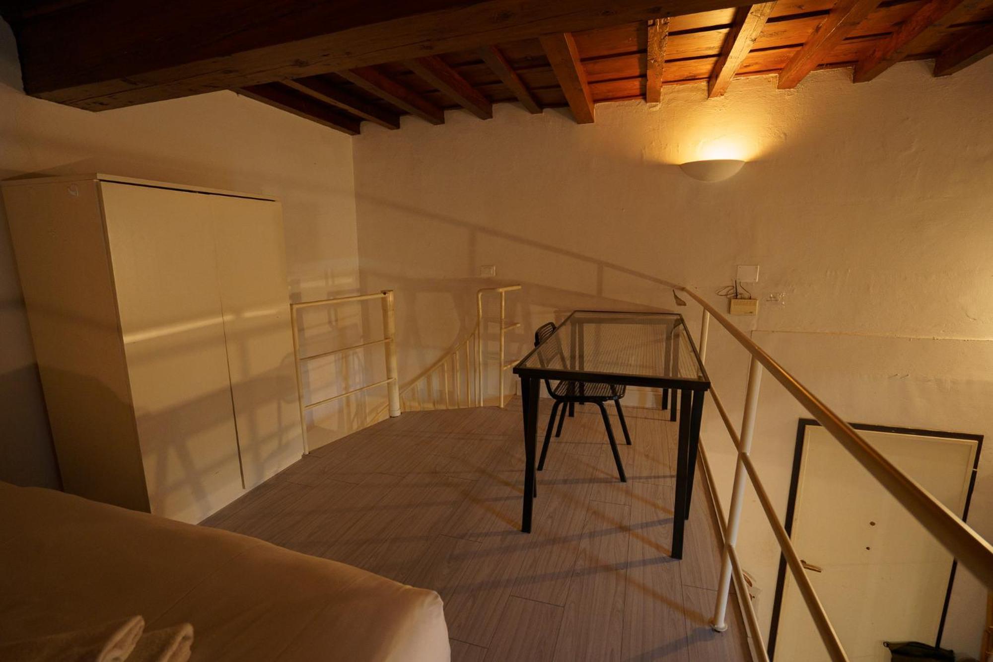 Apartment Lovely & Quite One Bedroom Near Piazza Santo Spirito Florence